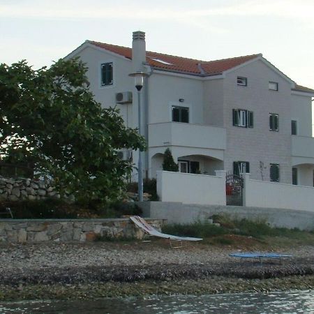 Apartments Azur Ilovik Exterior foto