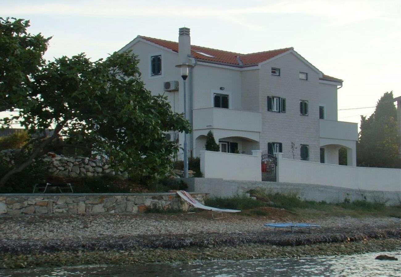 Apartments Azur Ilovik Exterior foto